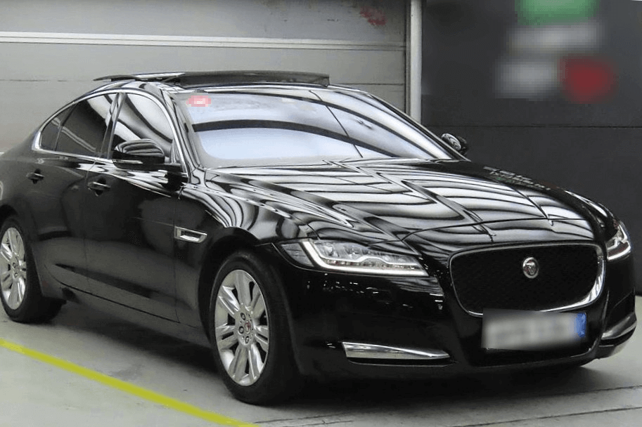 Jaguar 재규어 브랜드의 부침과 부활 7 재규어 XF