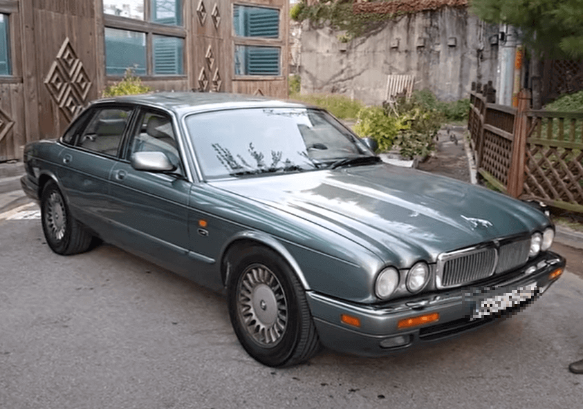 Jaguar 재규어 브랜드의 부침과 부활 5 재규어 XJ6 x300